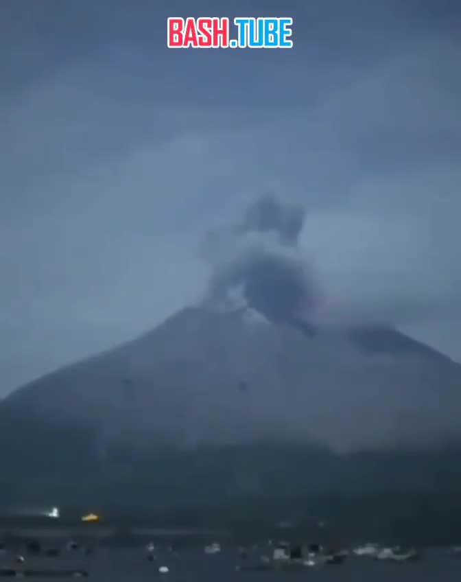  Извержение вулкана Сакурадзима произошло на острове Кюсю в Японии