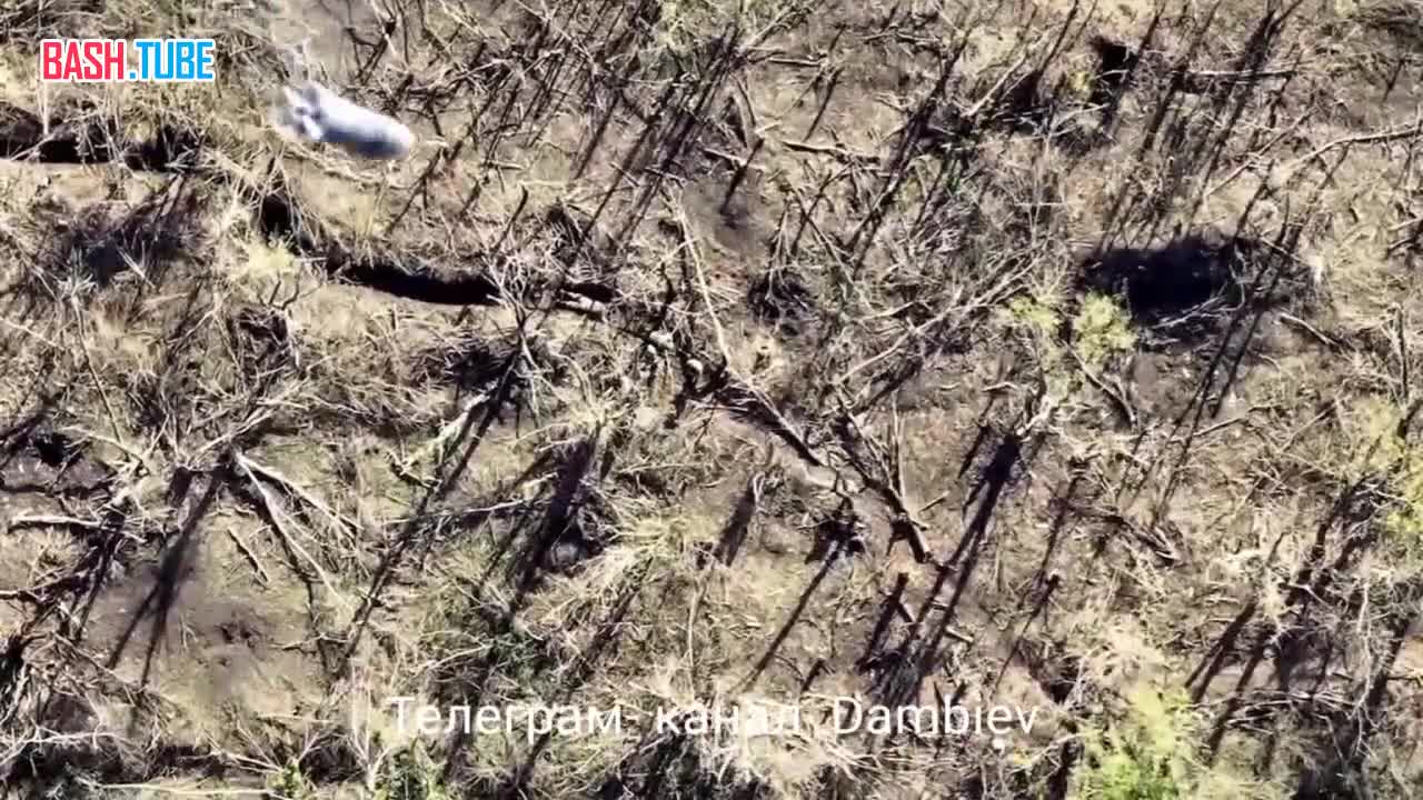 ⁣ Разведчики 36 армии снайперски сбросили боеприпас с коптера на группу пехоты украинских формирований