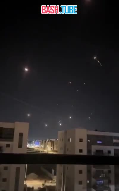⁣ Ракеты в небе Тель-Авива