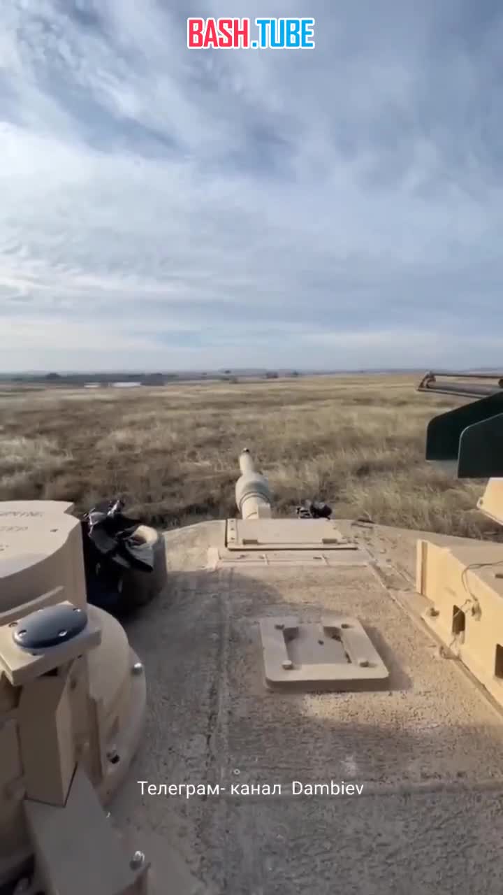 ⁣ Видео украинских танкистов, которые осваивают американские танки M1 Abrams
