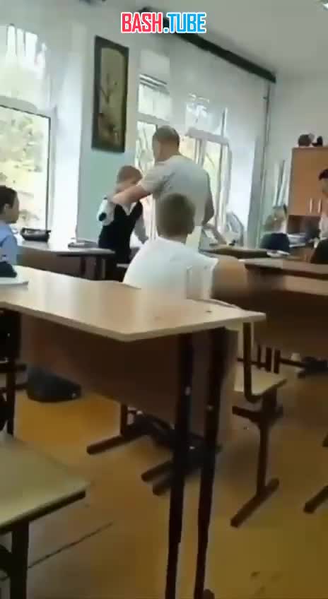  Во Владивостоке учитель физкультуры избил школьника прямо на уроке