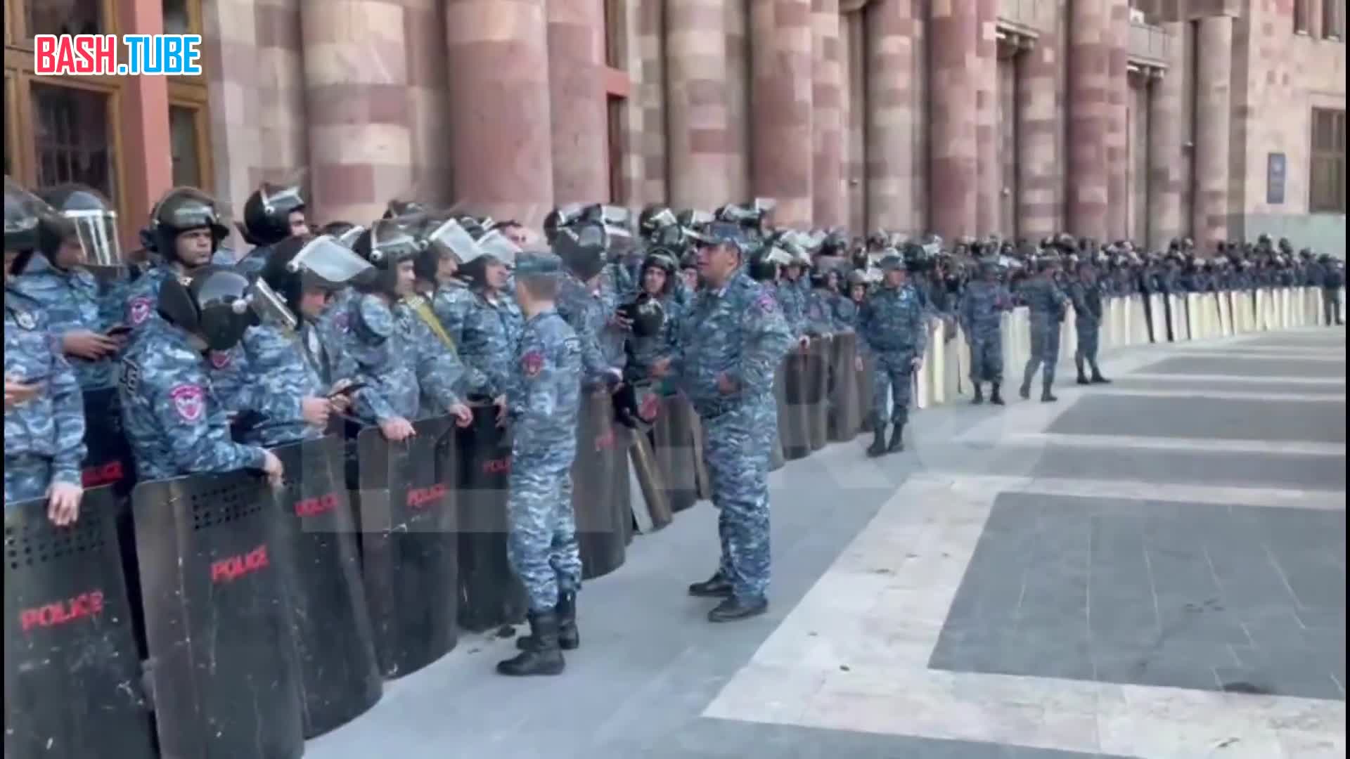  Обстановка на площади Республики в Ереване сейчас спокойная