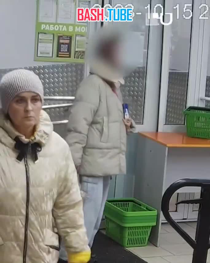 ⁣ В Екатеринбурге боевая школьница мертвой хваткой вцепилась в грабителя, чтобы отбить свой телефон
