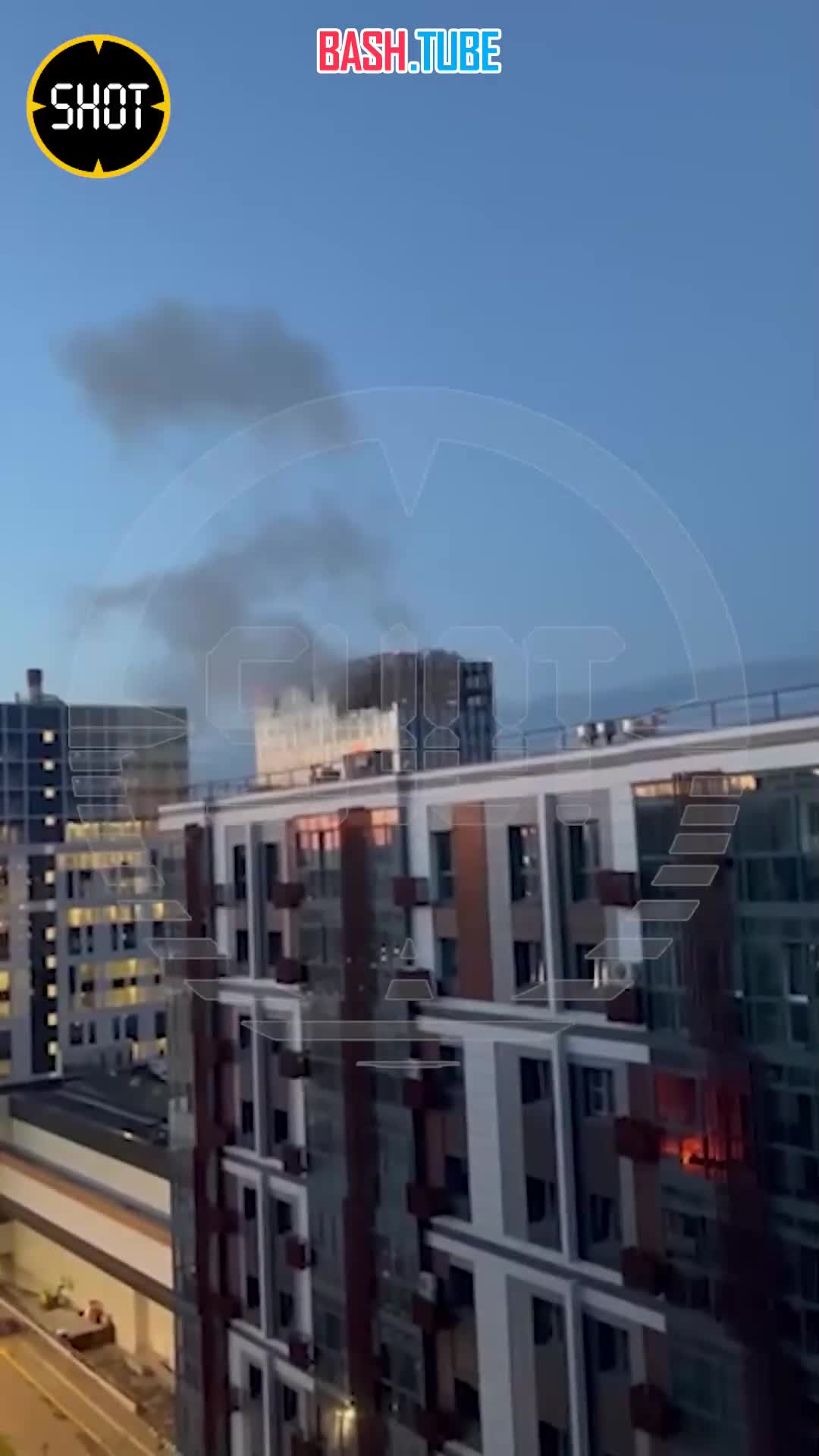  Первые минуты после взрыва, который произошёл на проспекте Лихачёва в бизнес-центре