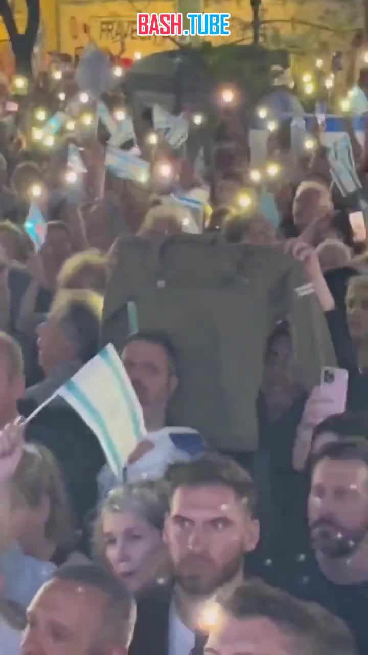 ⁣ В Аргентине тысячи людей вышли на улицы и спели гимн Израиля в поддержку страны
