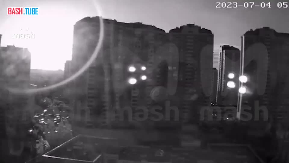  Один из первых взрывов, который прозвучал в шестом часу утра в Новой Москве