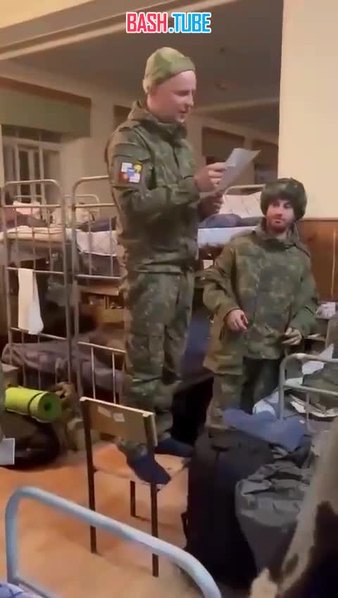 ⁣ Солдат зачитывает письмо от девочки из Дагестана!