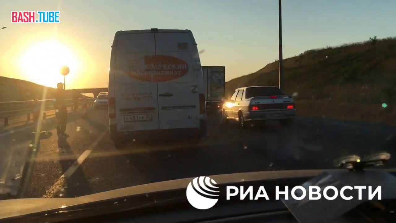  На постах на выезде из Симферополя водителей предупреждают, что Крымский мост закрыт