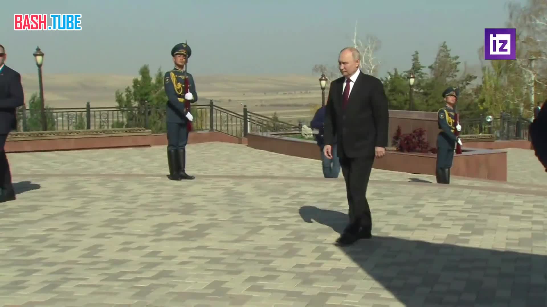 Владимир Путин возложил венок к мемориалу погибшим в ходе трагических событий 1916 года