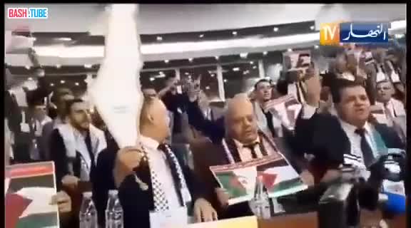  Парламент Алжира предоставил президенту Теббуну полномочия начать войну с Израилем