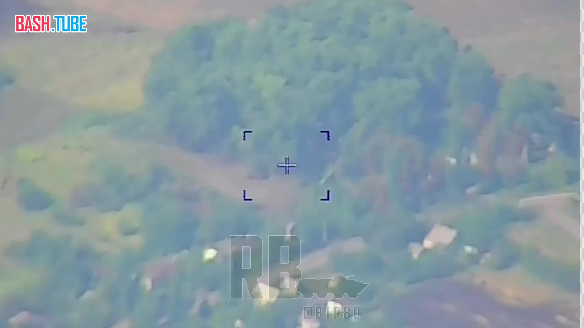 ⁣ Кадры поражения украинской гаубицы М777 артиллеристами группировки «Юг»