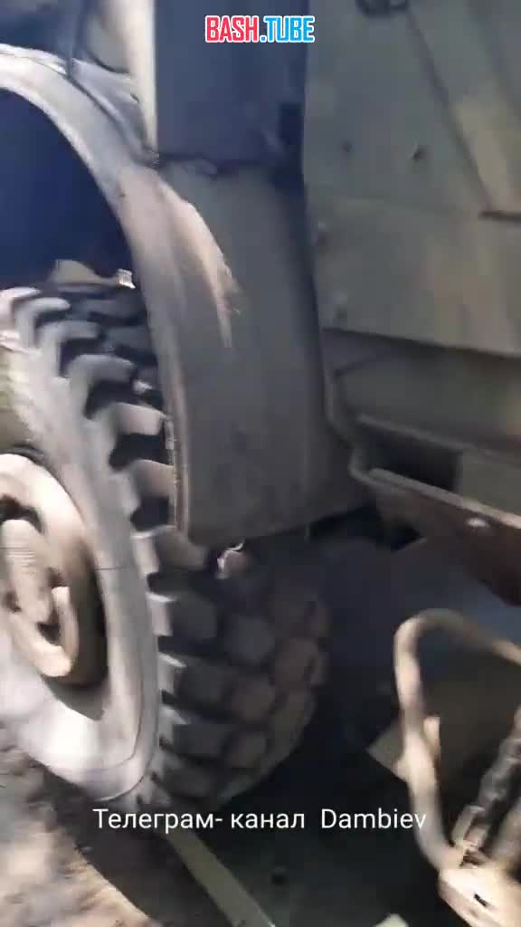  Подбитый украинский бронеавтомобиль Husky TSV британского производства