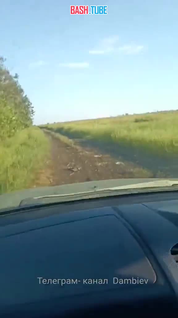 ⁣ ВСУшники сняли на видео момент прилета русского fpv-дрона по своему пикапу