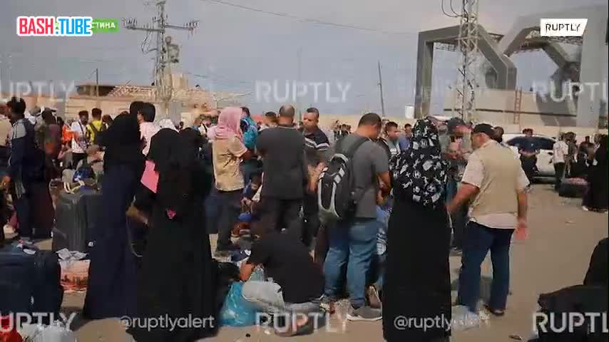  Сотни человек все еще ожидают открытия пограничного пункта «Рафах»