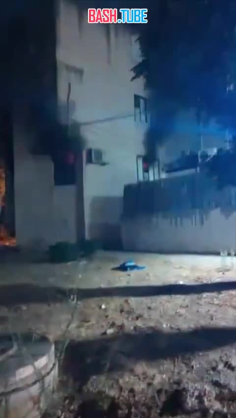 ⁣ Последствия прилетов палестинских ракет в Ашкелоне, пропущенных «Железным Куполом»