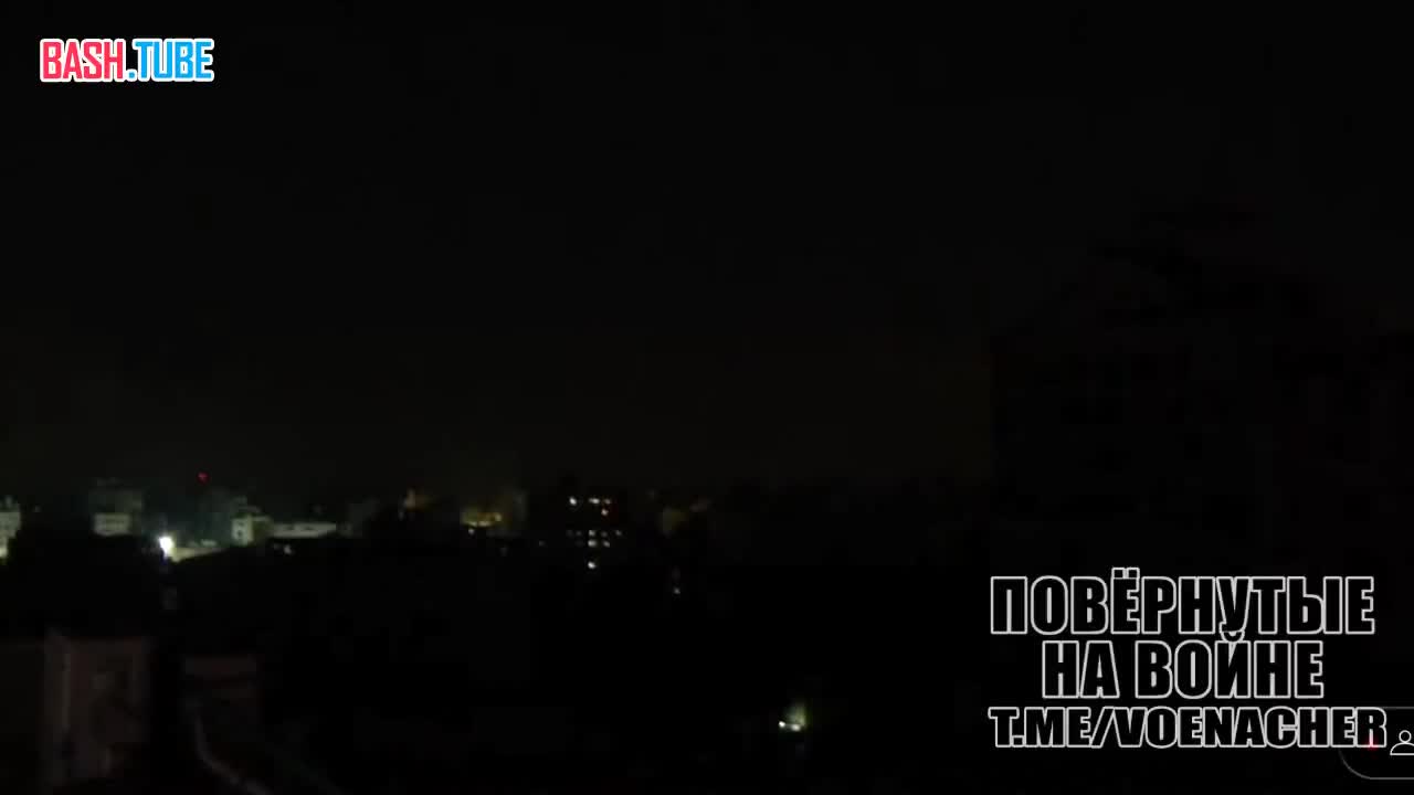 ⁣ Вид на перехват палестинских ракет «Железным куполом» предположительно близ Ашкелона
