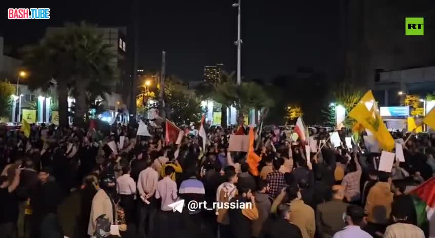  В Иране местные жители вышли на митинги, осуждая атаку на больницу в секторе Газа и требуя объявить войну Израилю