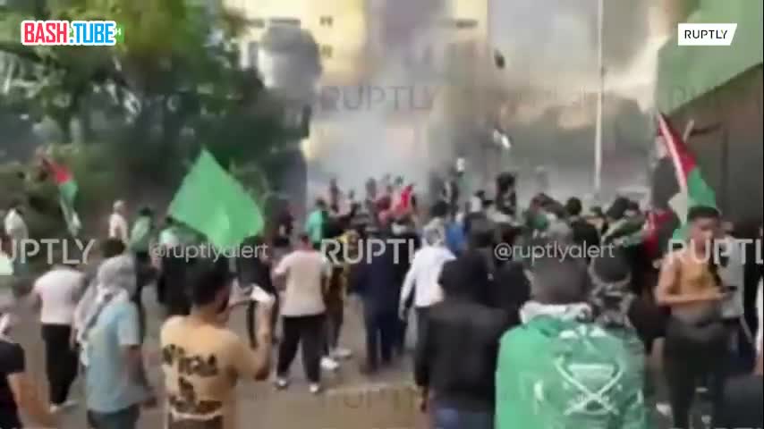 ⁣ Массовые беспорядки вспыхнули в Бейруте на фоне визита Джо Байдена в Израиль