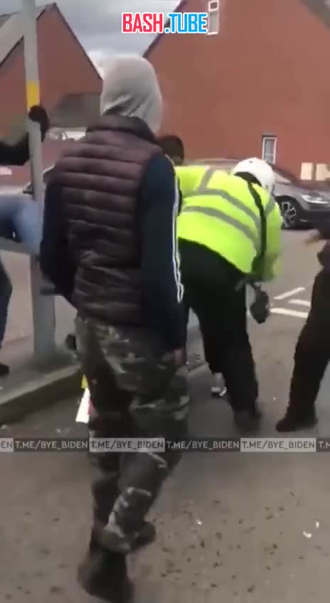  В Лондоне шайка нарушителей возражает против штрафа за неправильную парковку