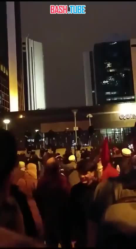  В Стамбуле протестующие ворвались в израильское посольство