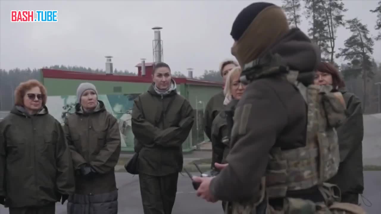  Девушки-сотрудницы внутренних войск МВД РБ посетили учебный центр «Воловщина» для отработки навыков боевой подготовки