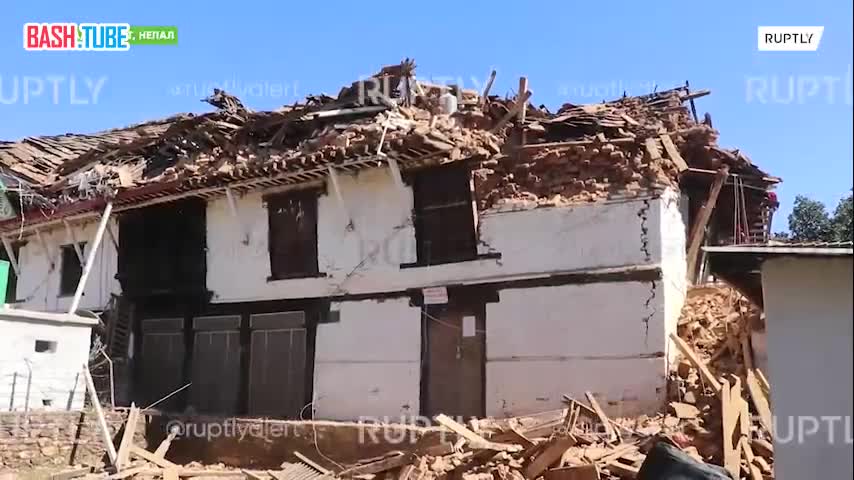 ⁣ Так после разрушительного землетрясения магнитудой 6,4 выглядит район Джаджаркот в Непале