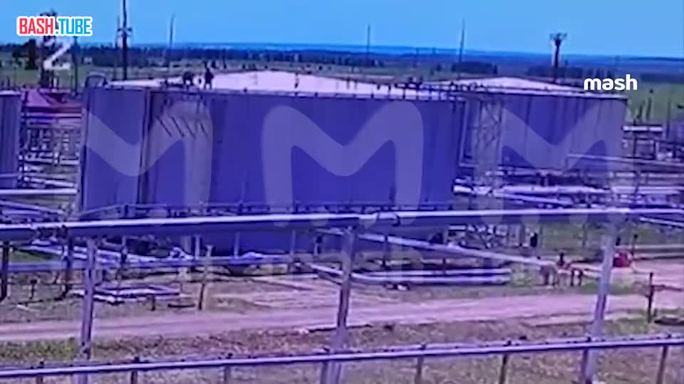  Момент взрыва резервуара на нефтегазодобывающем управлении «Елховнефть» в Татарстане