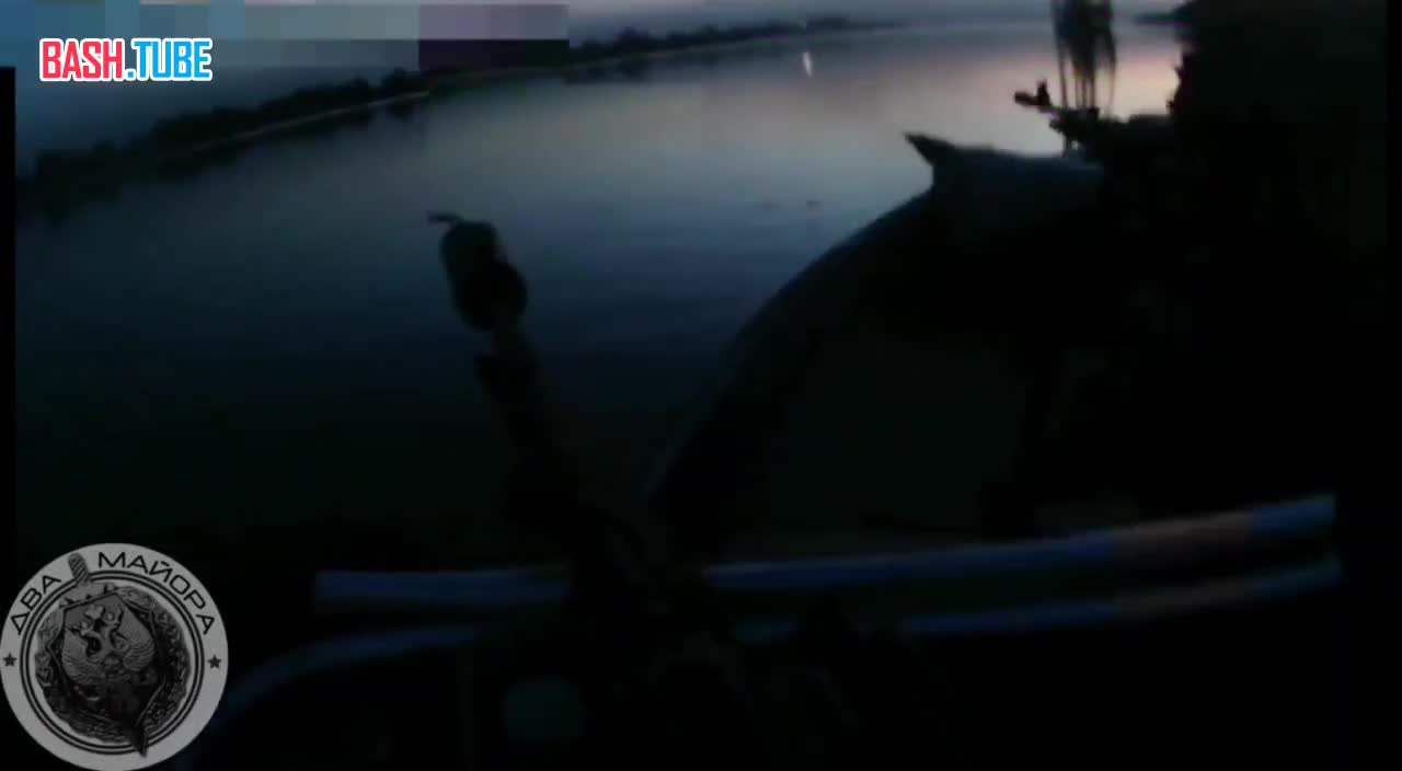  Российские разведчики работают с лодки по позициям ВСУ с 12,7-мм пулемета «Утес»