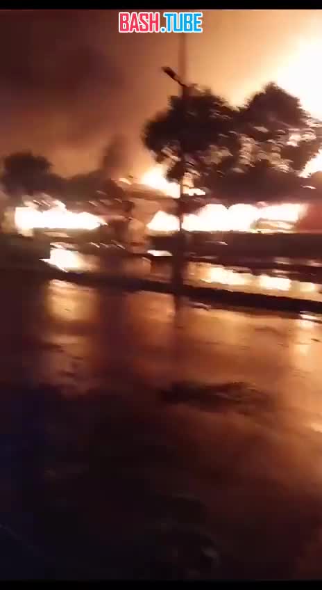  Кадры мощного пожара, который, возник в районе моста через реку Абу Али