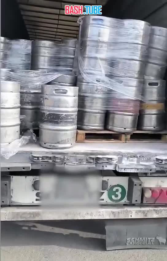 ⁣ Челябинские таможенники развернули фуру с 15 тоннами пива на границе с Казахстаном