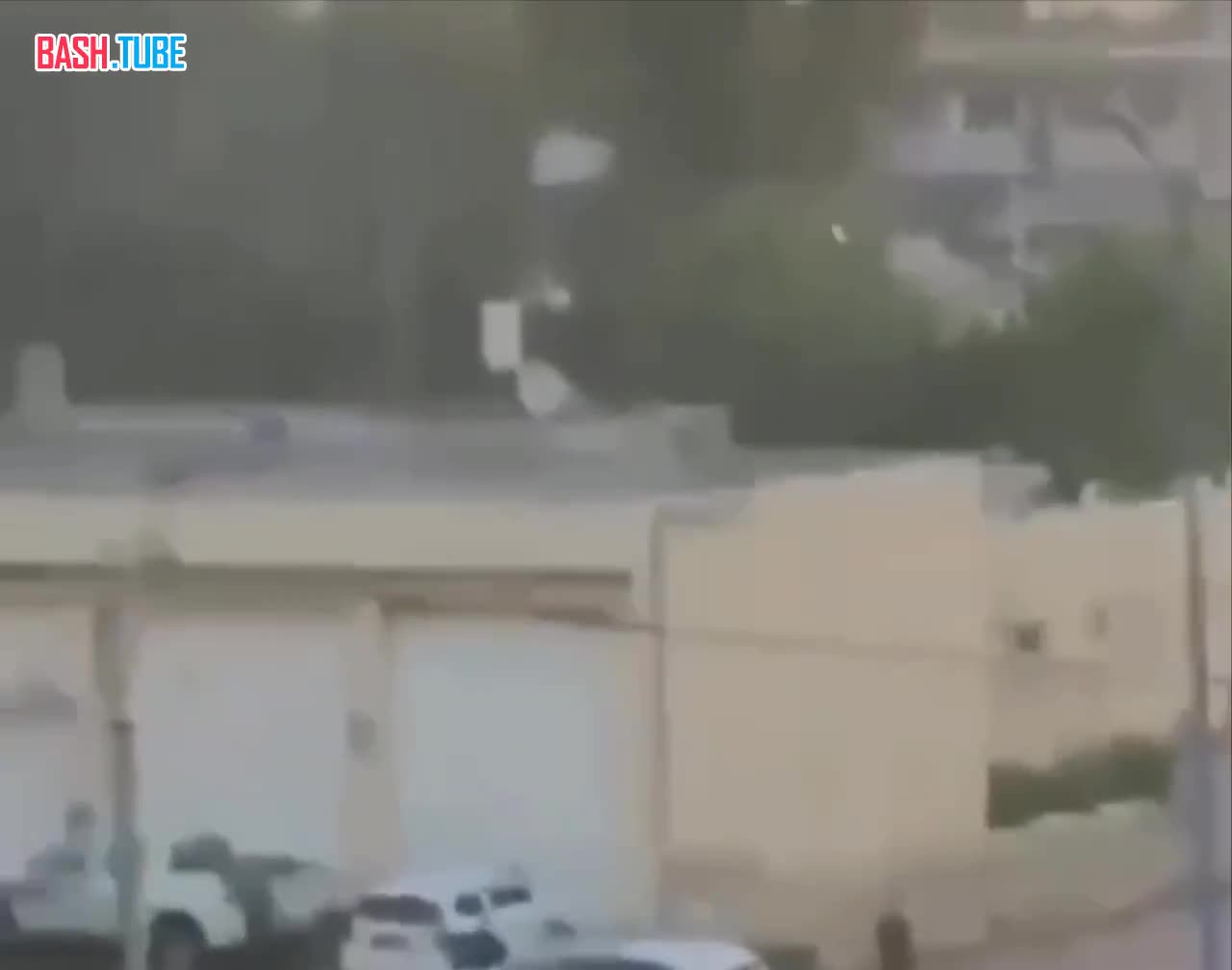  Момент обстрела вооруженным крылом ХАМАС гражданского автомобиля в Израиле