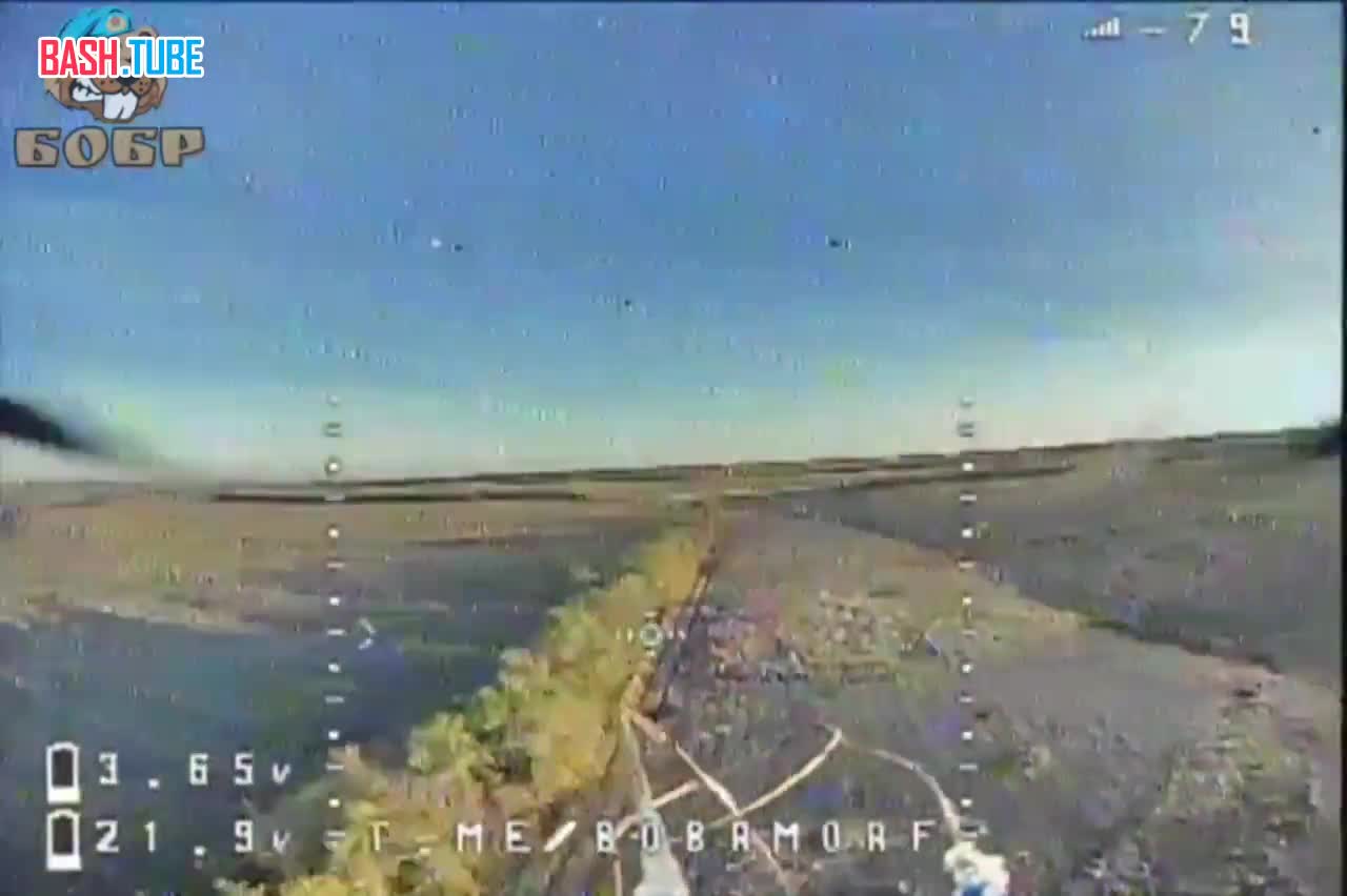 ⁣ Уничтожение БМП-2 украинской армии с помощью FPV-дрона на Запорожском направлении