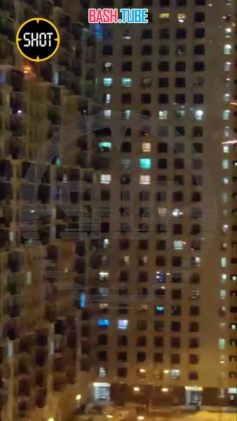 ⁣ Новый Год в подмосковном Путилково начался с пожара - салют залетел на балкон квартиры