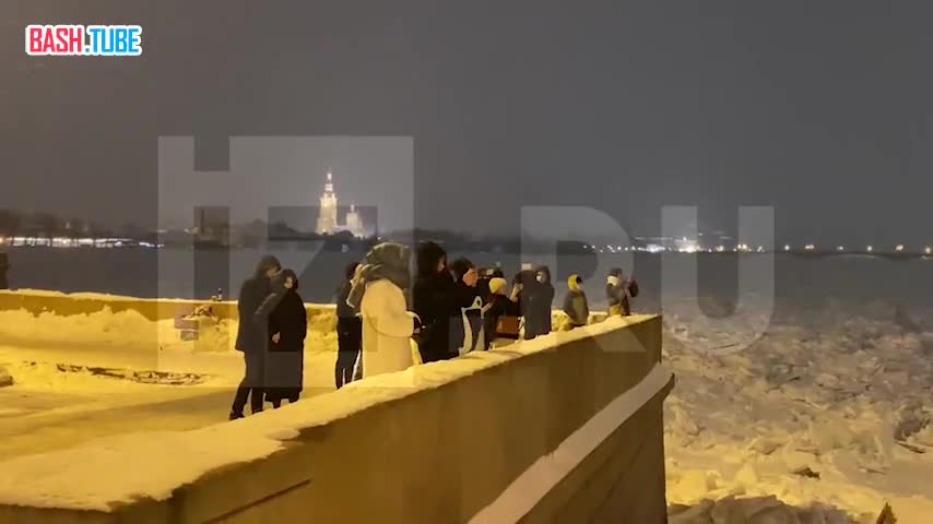 ⁣ В Санкт-Петербурге в последний раз в этом году развели мосты