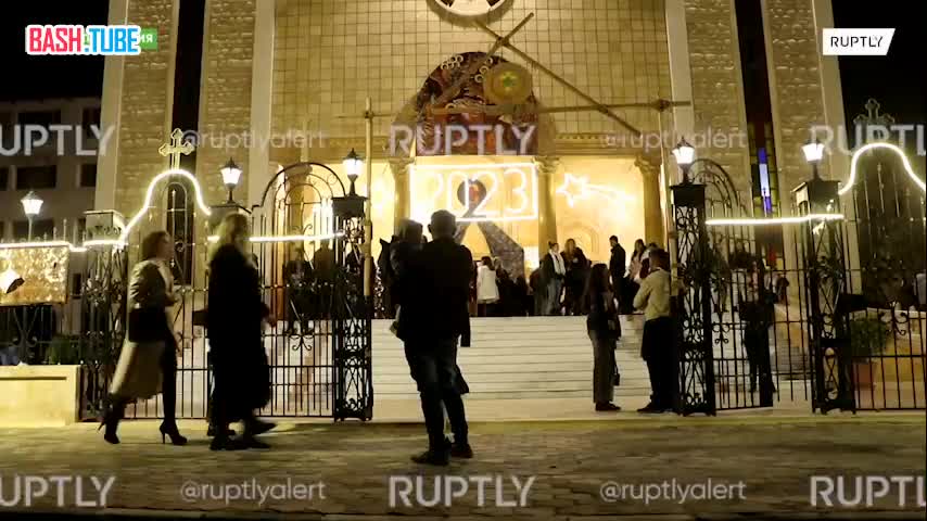⁣ Прихожане отпраздновали Рождество в восстановленной после землетрясения греческой православной церкви в Алеппо