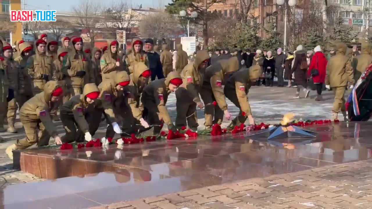  Состоялась Церемония памяти на площади Победы, посвященная Дню Неизвестного Солдата в Уссурийске