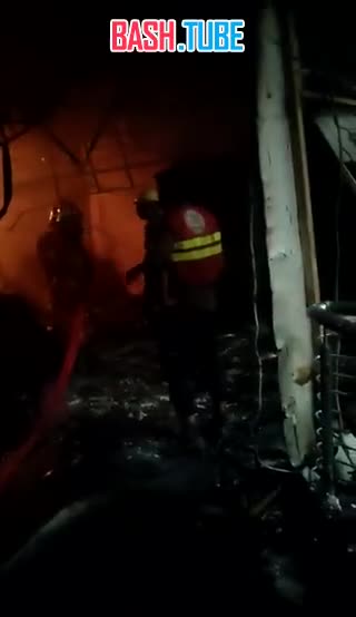 ⁣ Минимум 50 человек оказались в «огненной ловушке» в пакистанском торговом центре