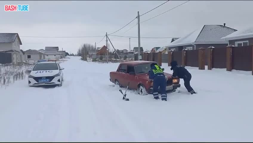  Снегопад в центральных регионах России вносит свои коррективы в работу сотрудников ГАИ