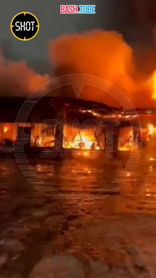  В Набережных Челнах произошёл серьёзный пожар на территории авторынка