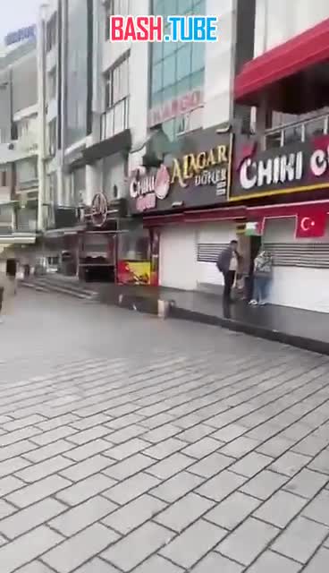 ⁣ В Турции магазины стали закрываться в знак протеста с ситуацией в Газе
