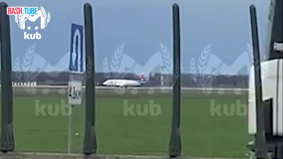 ⁣ Первый самолёт в аэропорту Краснодара, после двухлетней паузы