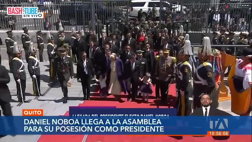 ⁣ Церемонию инаугурации президента Эквадора Даниэля Нобоа сопровождала мелодия советской песни «День Победы»