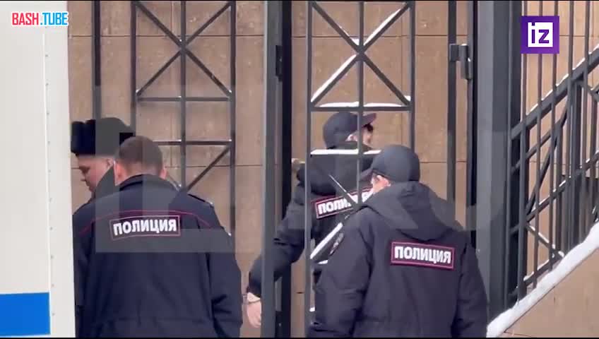 ⁣ Подозреваемых в похищении девочки в Калужской области доставили в зал суда