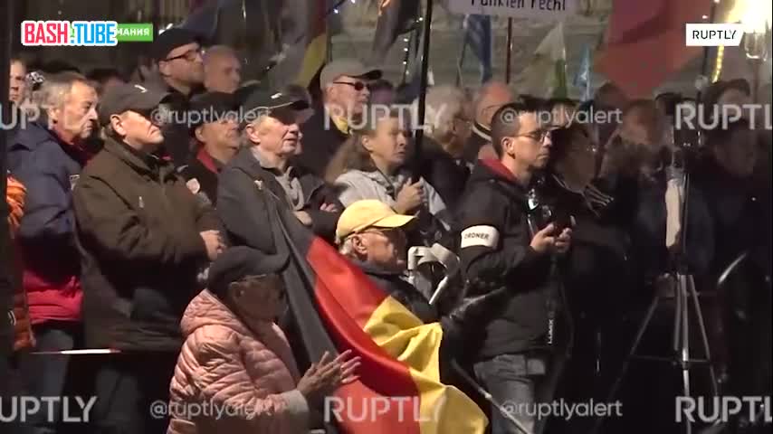  Шествие участников «антиисламского» движения прошло в Дрездене на фоне ряда контрдемонстраций