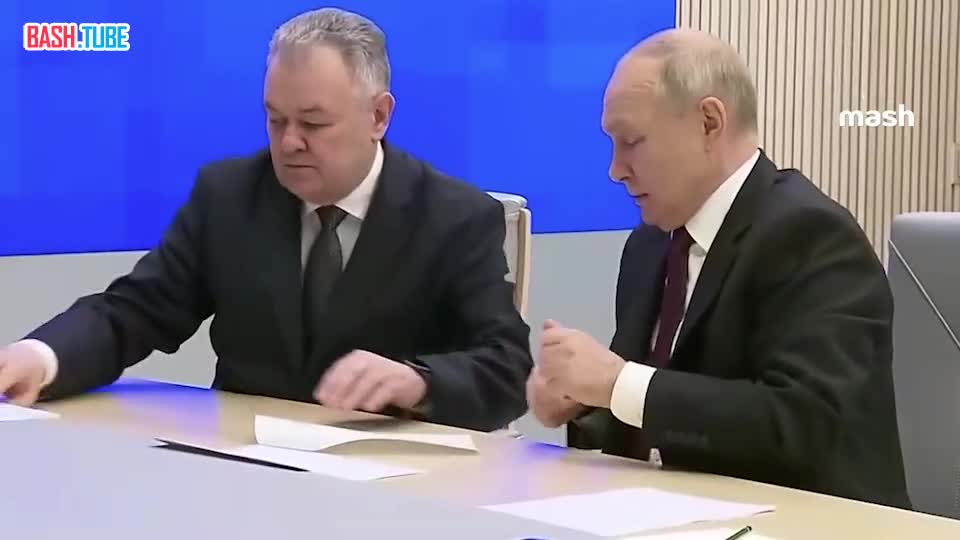 ⁣ Владимир Путин приехал в ЦИК и первым подал документы в качестве кандидата на выборах Президента РФ в 2024 году