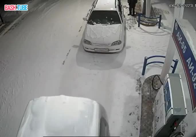  Водитель решил заглянуть в горловину бензобака подсветив зажигалкой в Среднеуральске