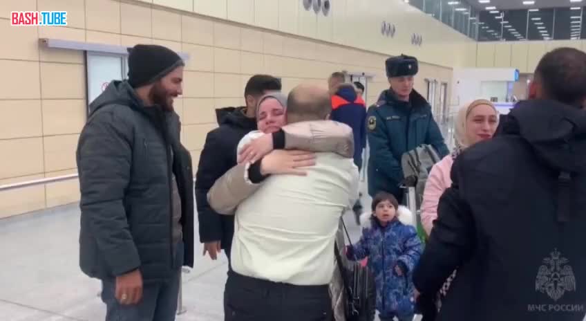  Кадры прибытия россиян и членов их семей из Газы в Москву
