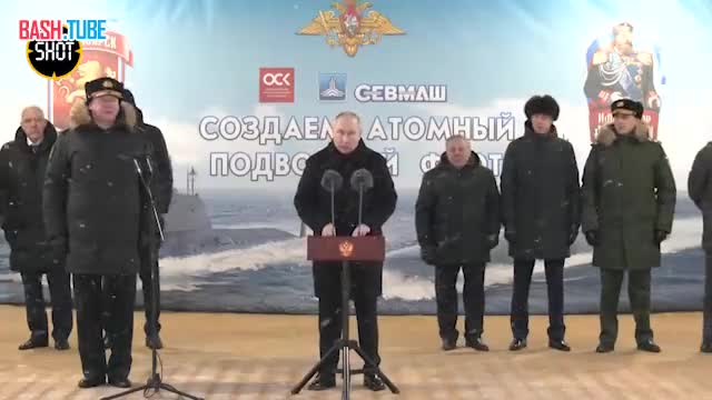 ⁣ Путин принял участие в церемонии поднятия флага на атомных подводных крейсерах «Император Александр III» и «Красноярск»