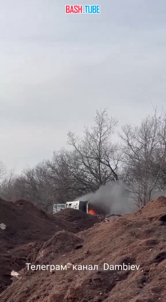 ⁣ Еще один уничтоженный на Артемовском направлении украинский бронеавтомобиль Senator производства канадской компании Roshel