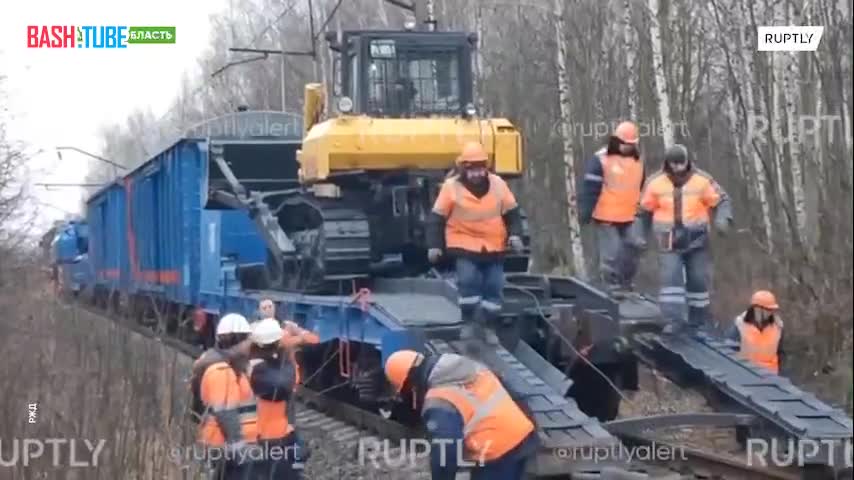 ⁣ Восстановительные работы после схода с рельсов грузового поезда начались в Рязанской области